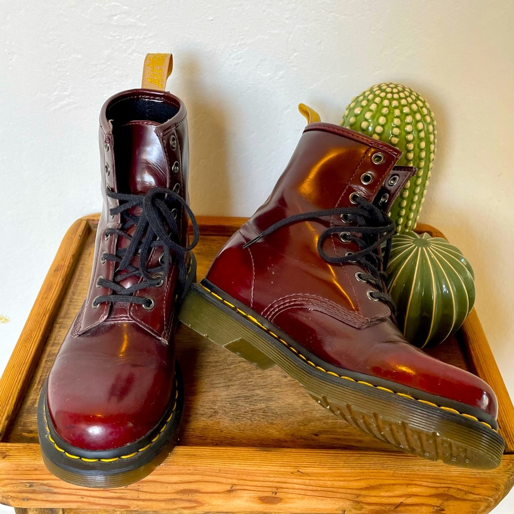 Doc Martens 1460 in Cherry Red